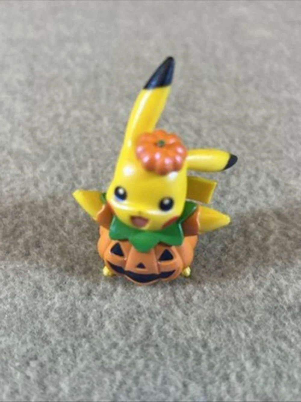 Jazwares Pokemon PIKACHU PUMPKIN Figure Halloween Countdown Exclusive Metallic